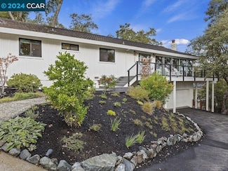 1055 Via Roble, Lafayette, CA 94549