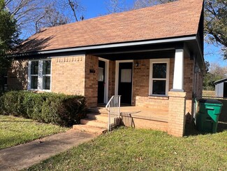 713 Campbell St, Palestine, TX 75801
