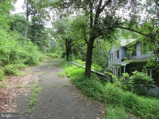 947 Long Hill Rd, Gillette, NJ 07933