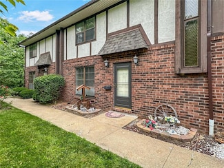 1229 N 17th St Unit 22, Belleville, IL 62226