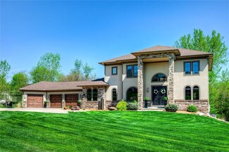 3505 Plumwood Dr, West Des Moines, IA 50265