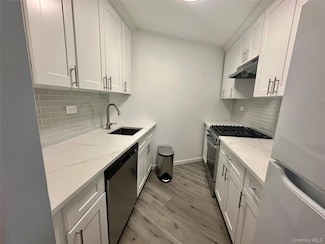 2 Bay Club Dr Unit 11H, Bayside, NY 11360