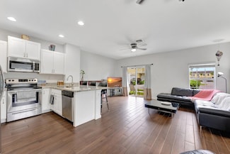 4029 NW 11th St, Lauderhill, FL 33313