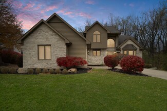 7754 Watford Dr, West Bloomfield, MI 48322