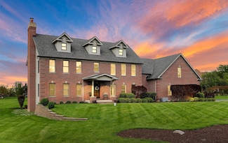 575 Hidden Creek Dr, Antioch, IL 60002