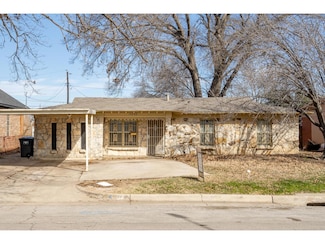 4253 Killian St, Fort Worth, TX 76119