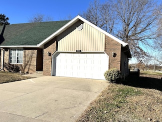 4007 S Warmwater Ave, Springfield, MO 65804