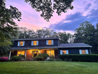 1 Concord Dr, Northport, NY 11768