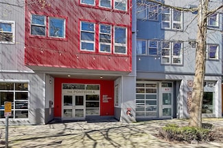 827 Hiawatha Place S Unit 308, Seattle, WA 98144