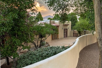 8912 Rio Grande Blvd NW, Los Ranchos, NM 87114