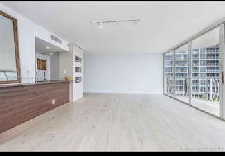 7601 E Treasure Dr Unit 707, North Bay Village, FL 33141