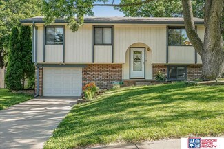 15223 Adams St, Omaha, NE 68137