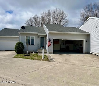 2223 Country Ct NW, East Grand Forks, MN 56721