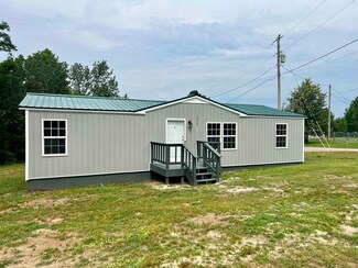 233 Baptist St, Adamsville, TN 38310