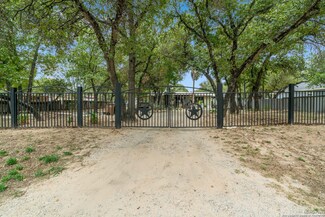 23215 Hickory Shadow, Elmendorf, TX 78112