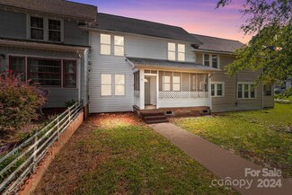 41 Willow St, Badin, NC 28009