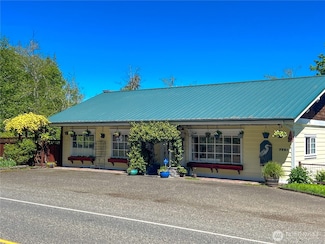 7251 Oak Bay Rd, Port Ludlow, WA 98365