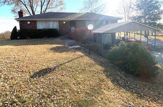 3298 Taos Rd SE, Faucett, MO 64448