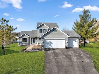 2578 Schumacher Ct, Mayer, MN 55360