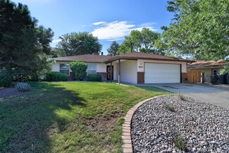 2704 Palo Alto Dr NE, Albuquerque, NM 87112