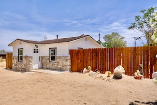 6451 Mountain View St, Joshua Tree, CA 92252
