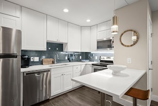 935 La Posada Dr Unit 148, Austin, TX 78752