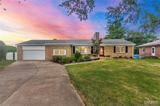 5100 Kingwood Dr, Saint Louis, MO 63123