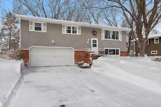 9329 Valley Forge Ln N, Maple Grove, MN 55369