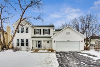 1103 Oak Crest Dr, North Aurora, IL 60542