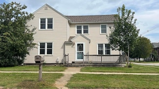 122 S Walnut Ave, New Hampton, IA 50659