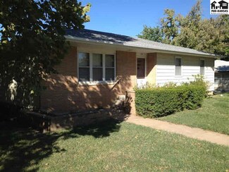 200 E Durst St, Moundridge, KS 67107