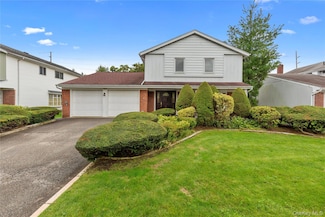 123 South Dr, New Hyde Park, NY 11040