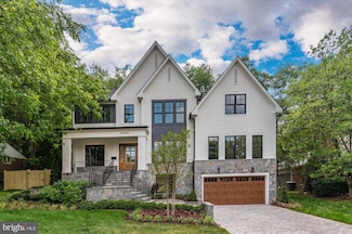4911 37th St N, Arlington, VA 22207
