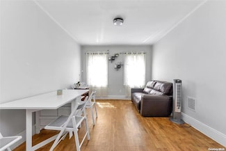 64-08 Metropolitan Ave, Middle Village, NY 11379