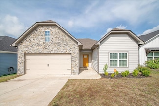 32 Vineyard Dr, Phenix City, AL 36869