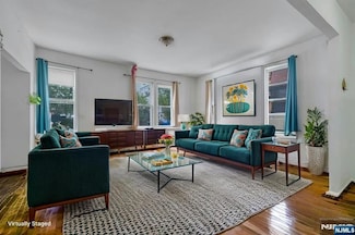 709 10th St, Union City, NJ 07087