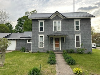 318 E Linden St, Hartford, MI 49057