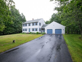 217 Mountain View Dr, Hermon, ME 04401
