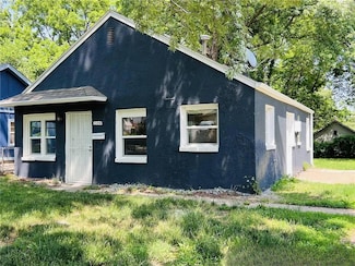 6823 S Benton Ave, Kansas City, MO 64132