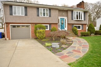 527 Forbes St, Riverside, RI 02915