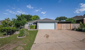 416 Birchwood Ln, Fort Worth, TX 76108