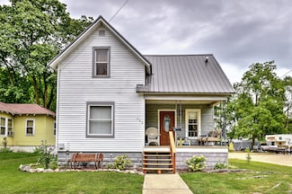 203 Middle St, Three Rivers, MI 49093