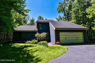 15 Heather Ridge Rd, Averill Park, NY 12018
