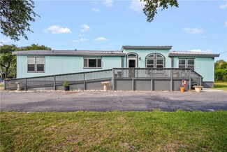 2502 Mundine Rd, Aransas Pass, TX 78336