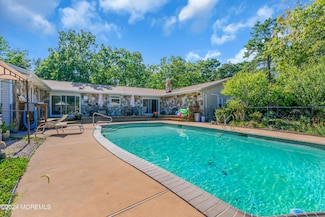 429 Thomas Ave, Little Egg Harbor Township, NJ 08087