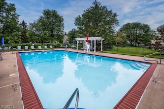 317 Classon Ct, Somerset, NJ 08873
