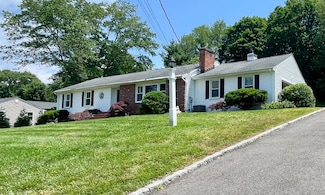 523 Overlook Dr, Orange, CT 06477