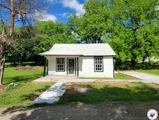 501 S Columbia St, Clarksville, TX 75426