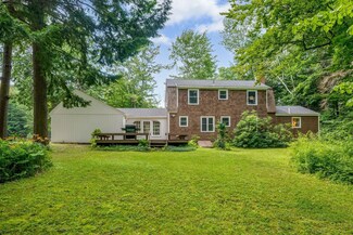 71 Parkwood Dr, Augusta, ME 04330