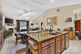 4412 Glenlea Commons Dr, Charlotte, NC 28216